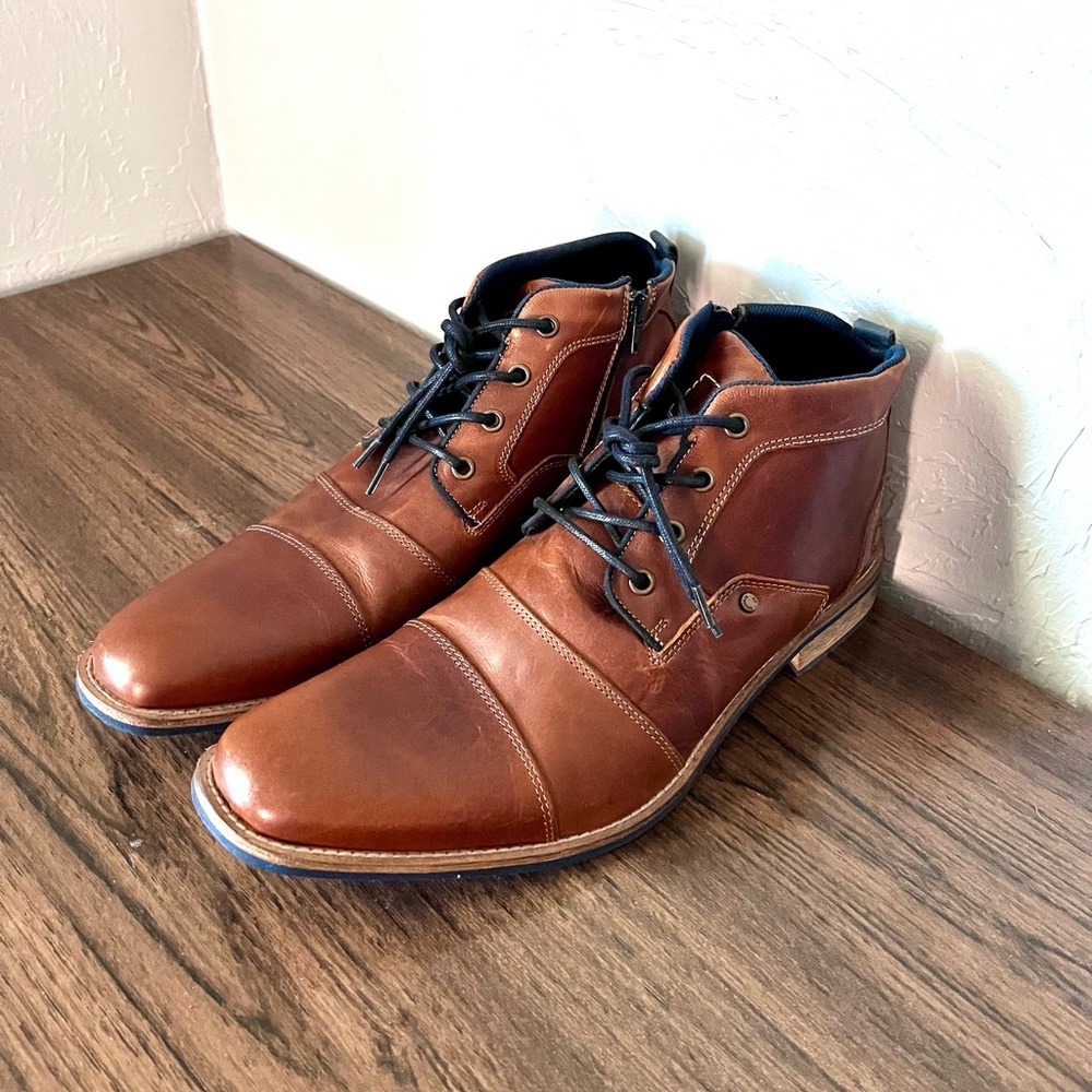 Men’s Steve Madden leather boots!